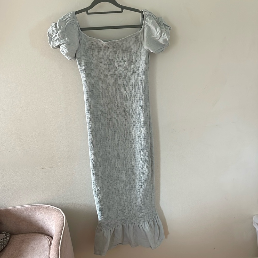 Bump friendly !! Smocked midi dress, puff sleeve off the shoulder